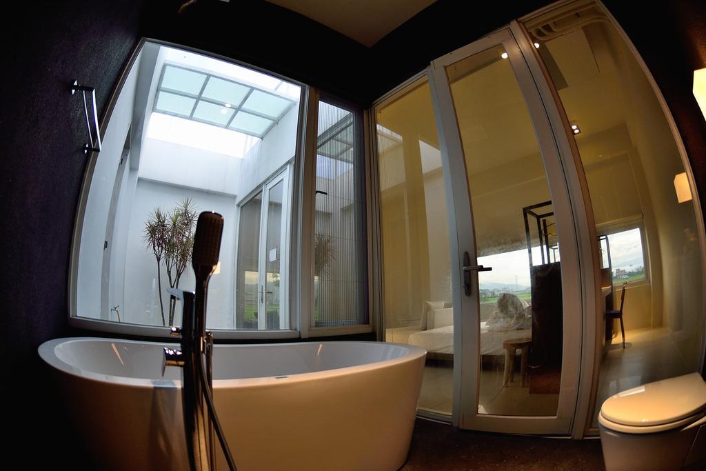 Water House Apartment Yilan Exterior photo